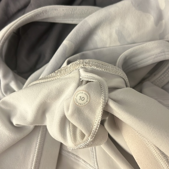 Lululemon Align tank, 10, white camo print - Picture 11 of 11